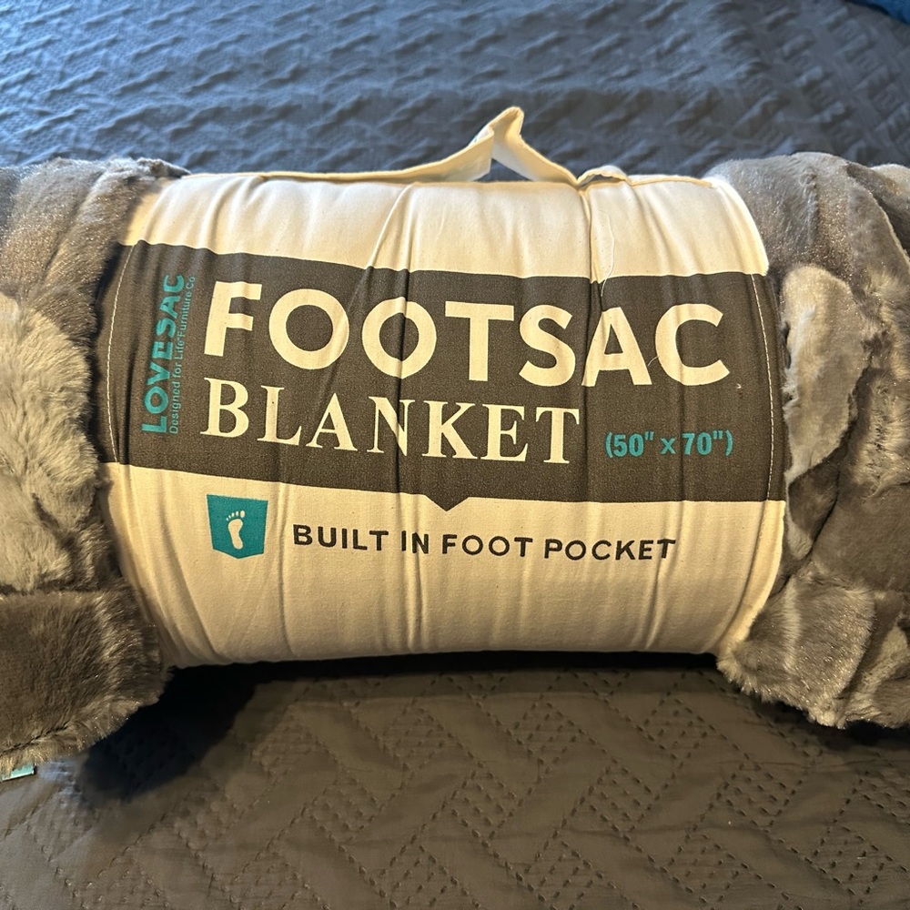 FOOTSAC Plush Throw Blanket with Built-In Foot Pocket – Gray